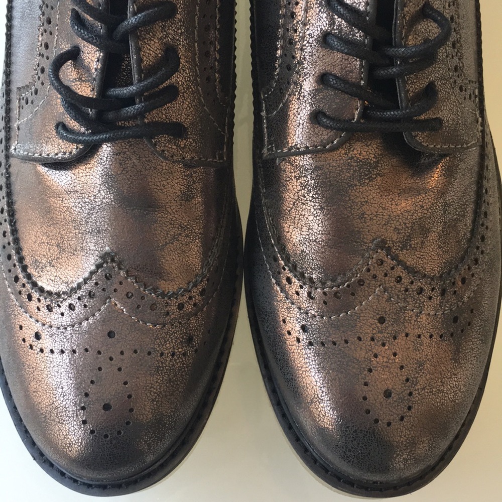 Shoes - Picture 4 of 4